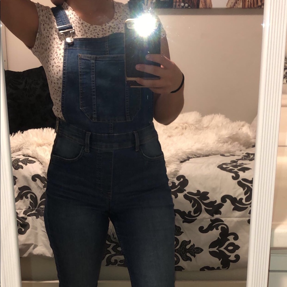 H&M blue overalls 💙☁️